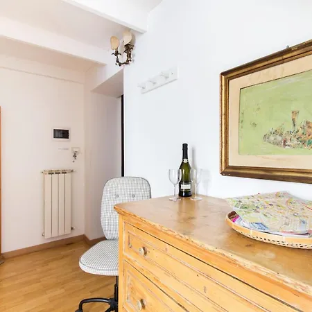 Cairoli Interno 9b Rome